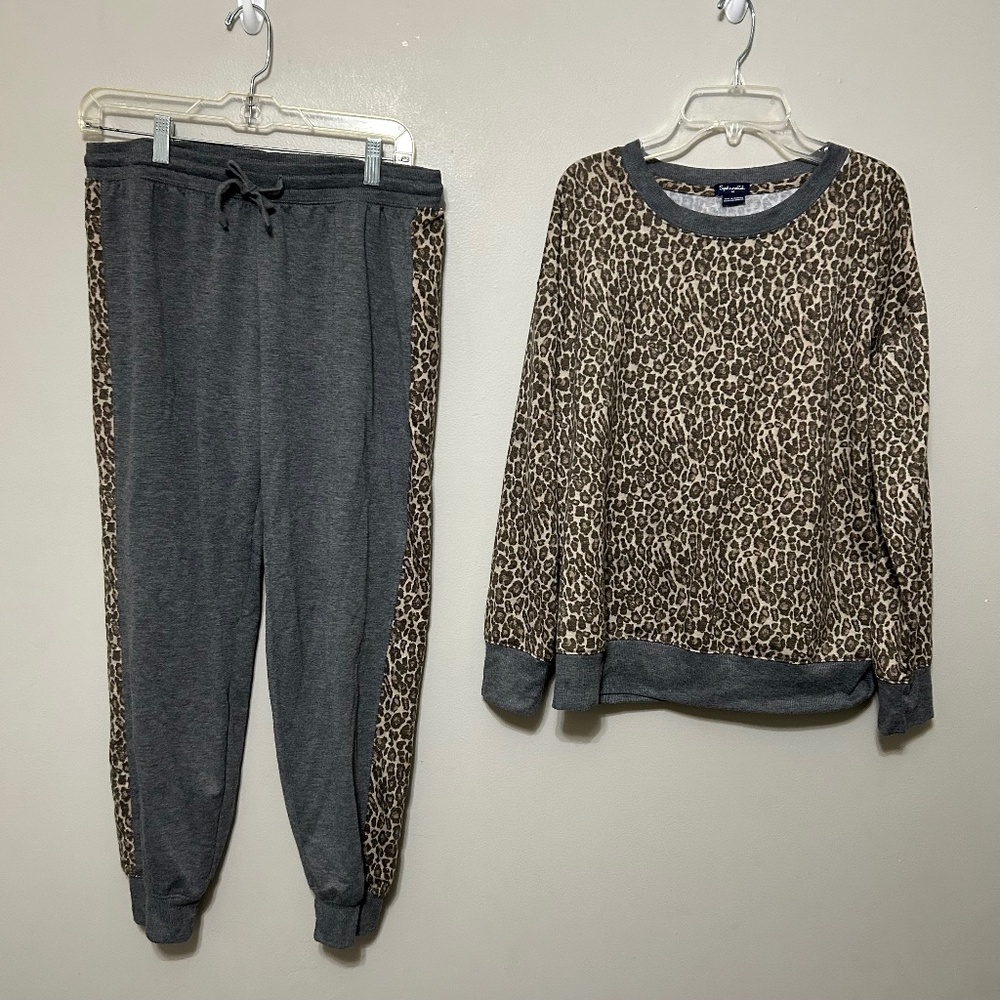 Splendid Women's Pajama Set M Long Sleeve Top & Jogger Pants Leopard 2 Piece Set
